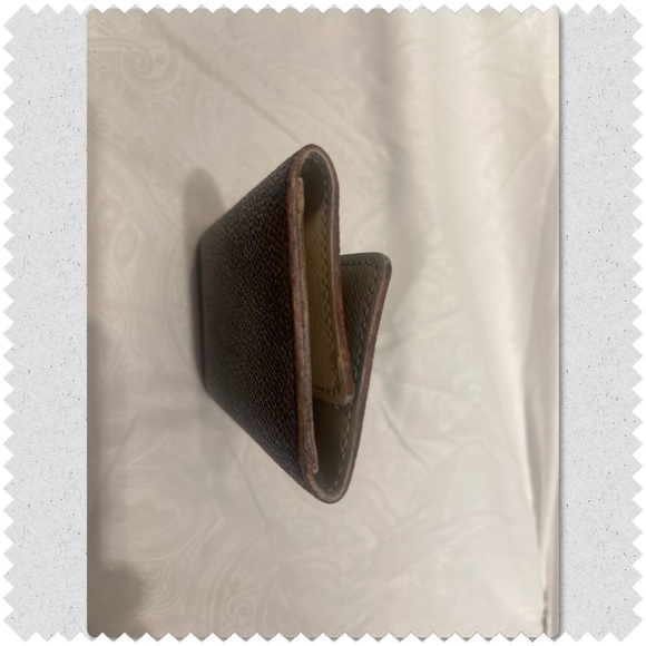 Louis Vuitton LV Keyholder - Picture 3 of 7